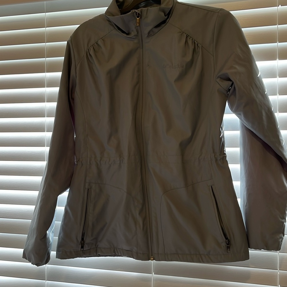 Small, blue, Columbia spring women’s jacket. Windbreaker